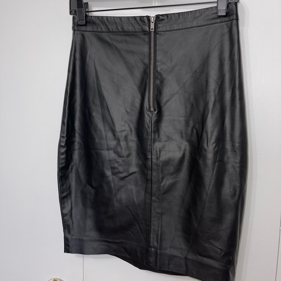 Topshop faux leather skirt - Picture 5 of 7